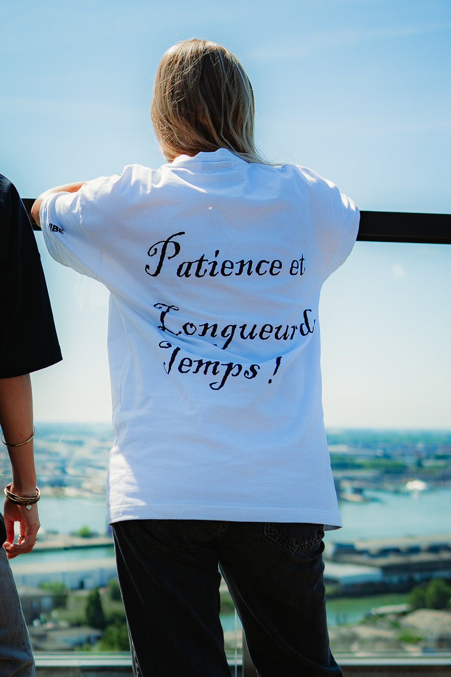 Patience et Longueur de Temps_ VIBE T-shirts